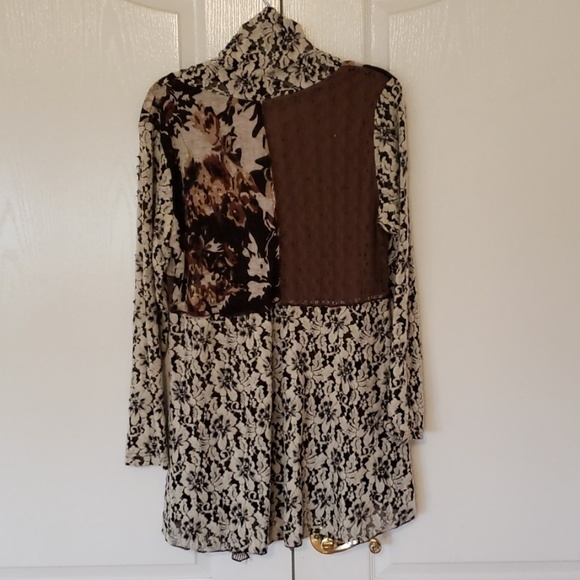 Top - Picture 3 of 3